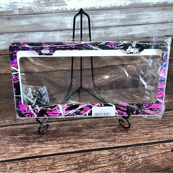 New (2) Pink Camouflage License Plate Frames - Picture 3 of 4